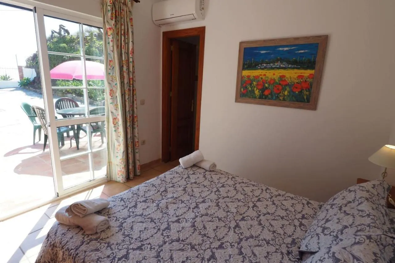 Nerja Paradise Rentals - Villa Los Girasoles 0*,  إسبانيا